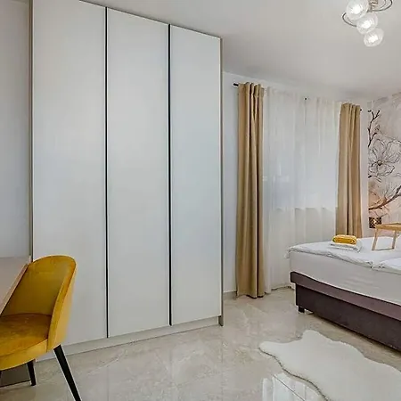 Lusarci Comfortable Hotel